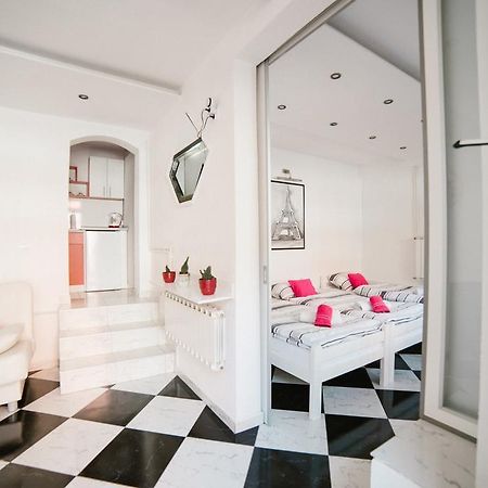 Apartman Hitno ทูซลา ภายนอก รูปภาพ